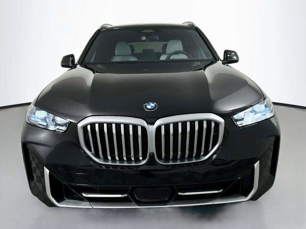 Certified 2024 BMW X5 xDrive40i w/ Premium Package AWD/4WD image 2