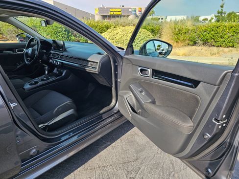 Used 2024 Honda Civic EX image 30