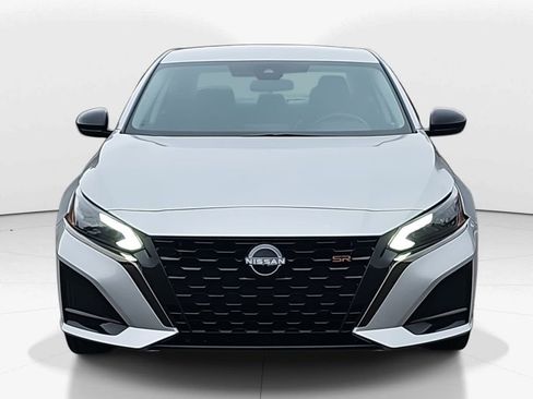 Used 2023 Nissan Altima 2.5 SR image 11