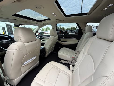 Used 2023 Buick Enclave Essence w/ Experience Buick Package AWD/4WD image 26