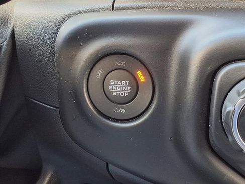 Used 2021 Jeep Wrangler Sport S image 15