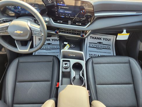 New 2026 Chevrolet Equinox LT w/ Convenience Package II image 11