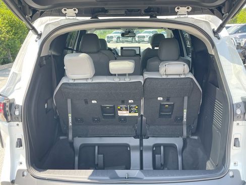 Used 2026 Toyota Sienna XLE FWD image 17