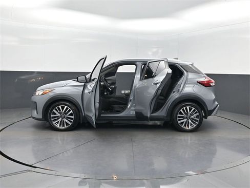 Used 2023 Nissan Kicks SV image 35