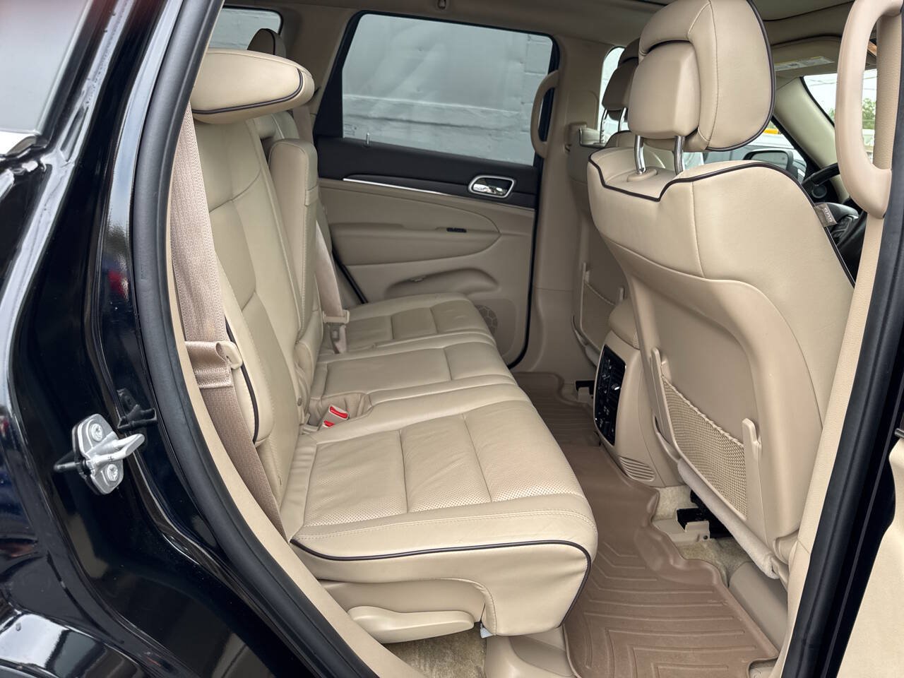 Used 2018 Jeep Grand Cherokee Overland AWD/4WD image 21