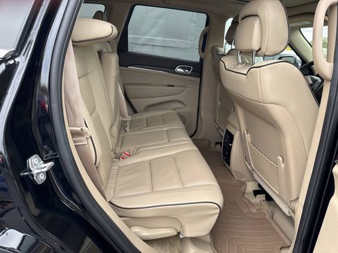 Used 2018 Jeep Grand Cherokee Overland AWD/4WD image 21