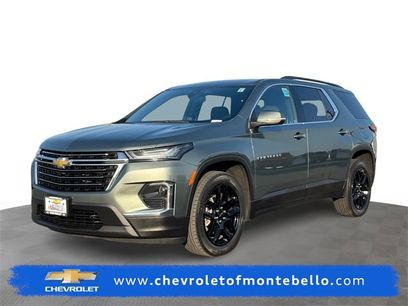 Used 2023 Chevrolet Traverse LT