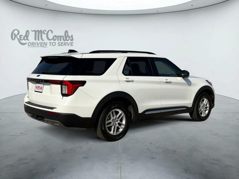 Certified 2025 Ford Explorer Active w/ Active Comfort Package RWD image 5