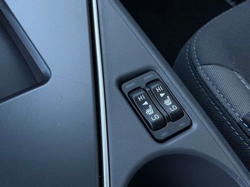 Used 2025 Subaru Crosstrek 2.0i Premium image 18