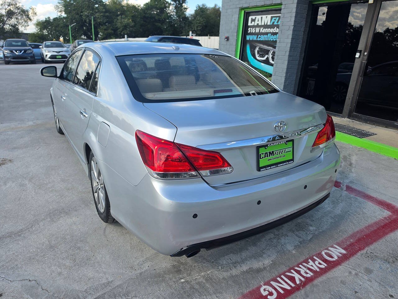 Used 2011 Toyota Avalon Limited FWD image 10