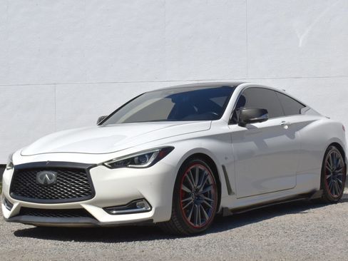 Used 2017 INFINITI Q60 Red Sport 400 RWD image 3