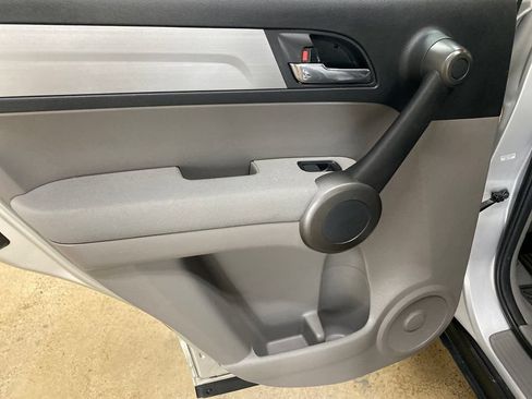 Used 2011 Honda CR-V LX image 13