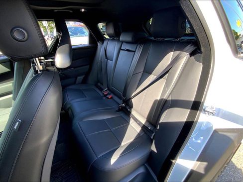 New 2026 Land Rover Range Rover Velar Dynamic SE image 11