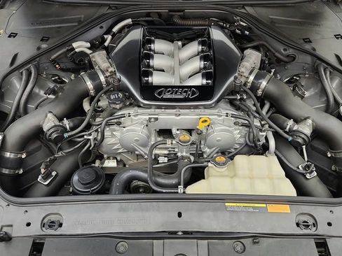 Used 2011 Nissan GT-R Premium AWD/4WD image 18