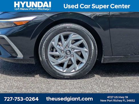 Certified 2024 Hyundai Elantra SEL FWD image 10