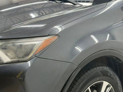 Used 2017 Toyota RAV4 XLE AWD/4WD image 8
