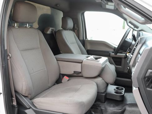 Used 2017 Ford F550 2WD Regular Cab Super Duty image 38