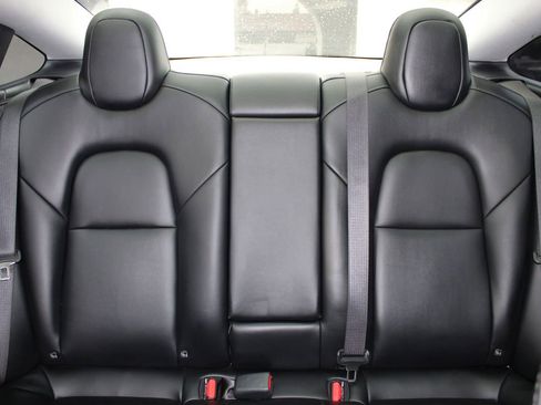 Used 2023 Tesla Model 3 Standard Range image 19