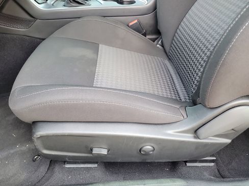 Used 2022 Dodge Challenger R/T image 5