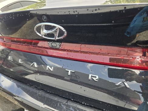 Certified 2023 Hyundai Elantra SEL FWD image 9