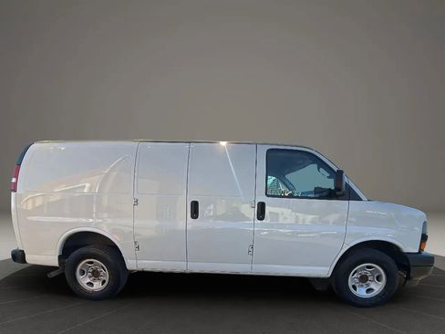 Used 2019 Chevrolet Express 2500 w/ Driver Convenience Package image 5