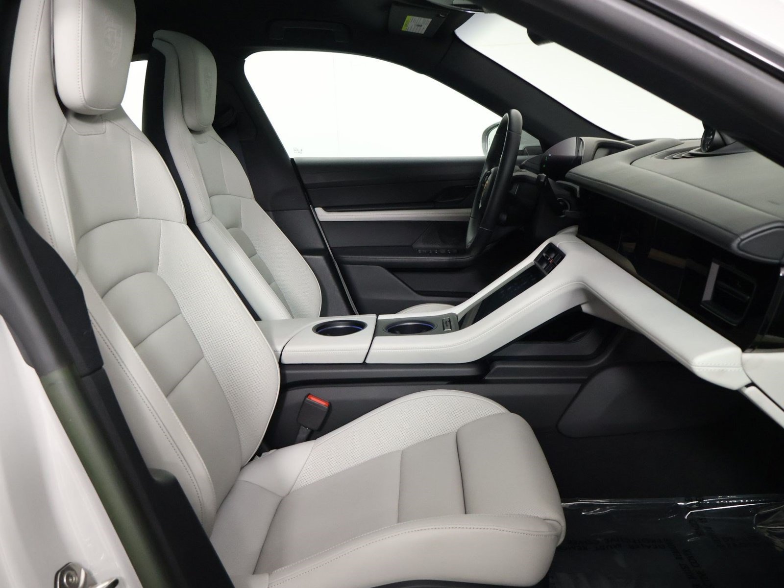 Certified 2023 Porsche Taycan 4S AWD/4WD image 30