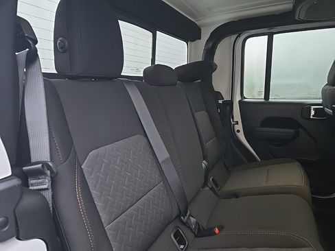 New 2026 Jeep Gladiator Mojave image 90