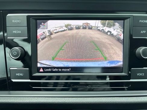 Used 2024 Volkswagen Jetta SE FWD image 22