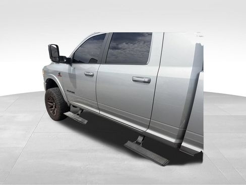 Used 2022 RAM 3500 Laramie AWD/4WD image 2
