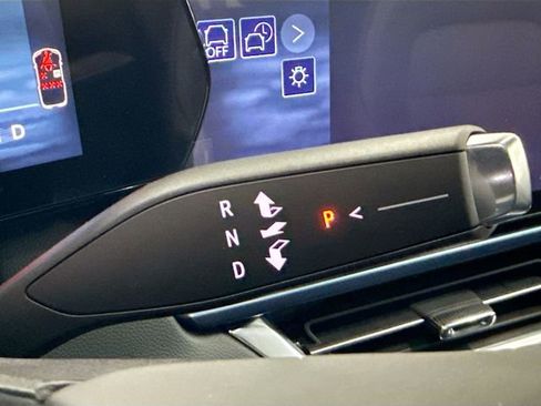 New 2026 Chevrolet Equinox EV LT AWD/4WD image 18