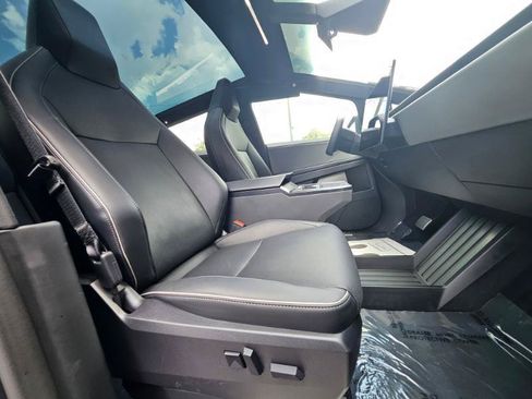 Used 2024 Tesla Cybertruck AWD Crew Cab image 67