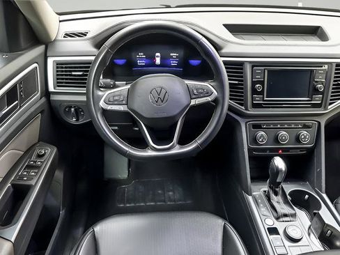 Used 2023 Volkswagen Atlas SE image 13