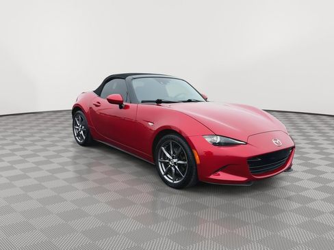Used 2017 MAZDA MX-5 Miata Grand Touring RWD image 2