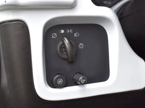 Used 2006 Chevrolet Express 3500 RWD image 15