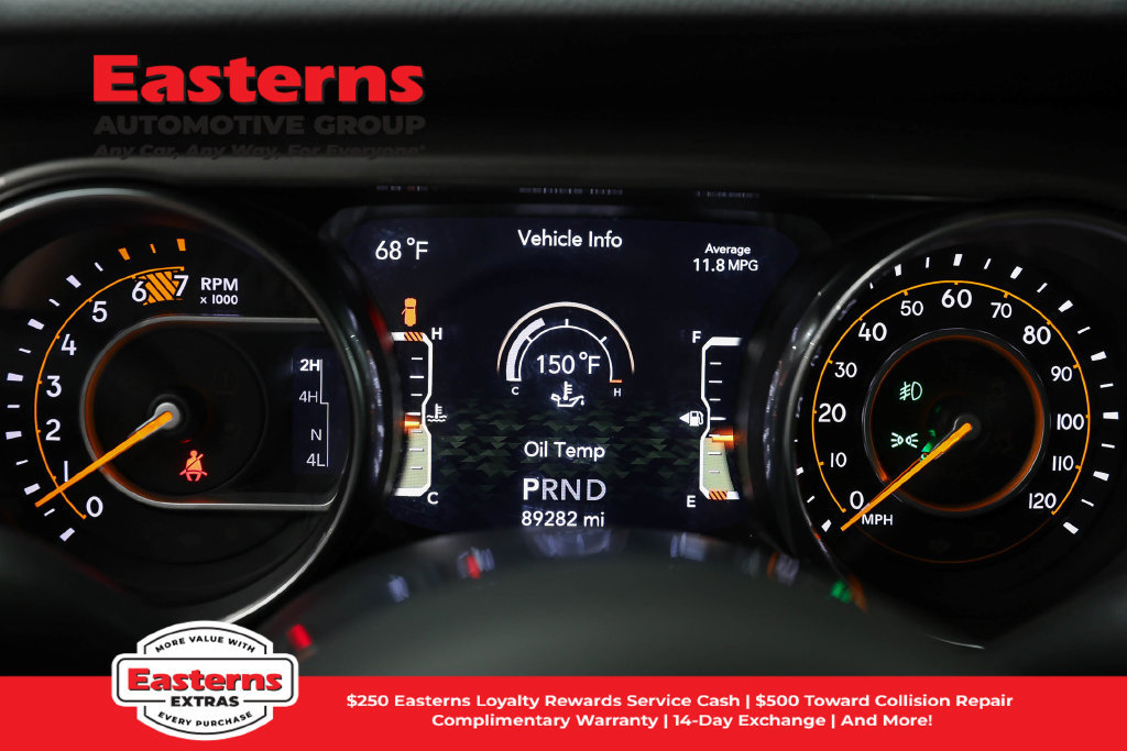 Used 2018 Jeep Wrangler Unlimited Sahara AWD/4WD image 16