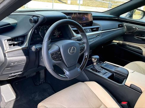 Used 2021 Lexus ES 350 Ultra Luxury w/ Accessory Package 2 image 18