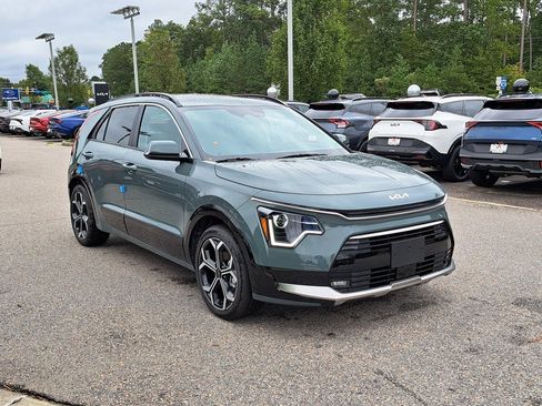 New 2025 Kia Niro EX Touring image 3
