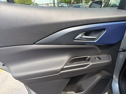 Used 2025 Chevrolet Equinox EV LT w/ Convenience Package image 11