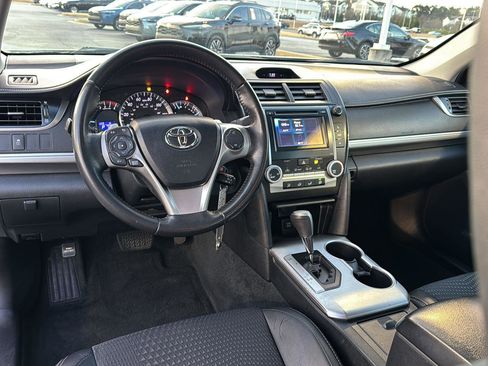 Used 2012 Toyota Camry SE image 16