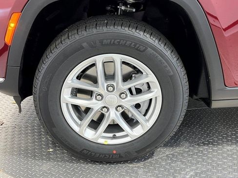 New 2025 Jeep Grand Cherokee L Laredo w/ Luxury Tech Group I image 7