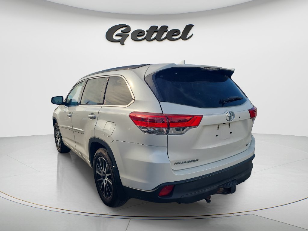 Used 2018 Toyota Highlander SE AWD/4WD image 7