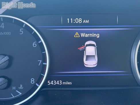 Used 2023 Nissan Maxima SV w/ Floor Mat Group image 7