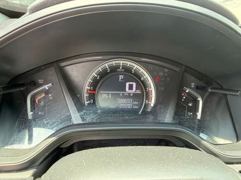 Used 2019 Honda CR-V LX image 2