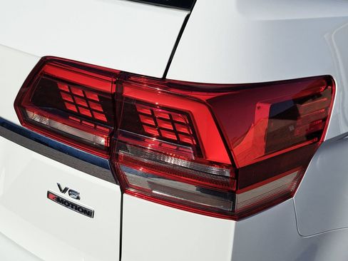 Used 2018 Volkswagen Atlas SEL Premium image 39