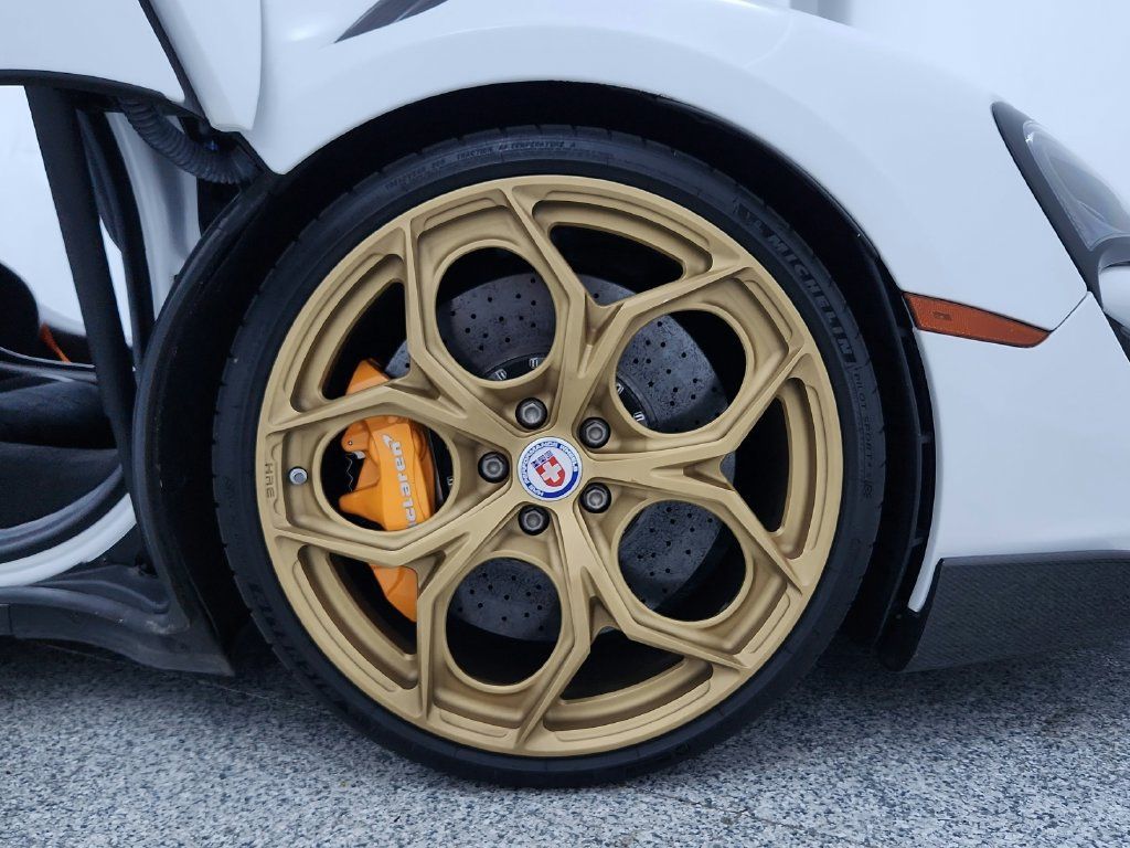 Used 2019 McLaren 600LT RWD image 22