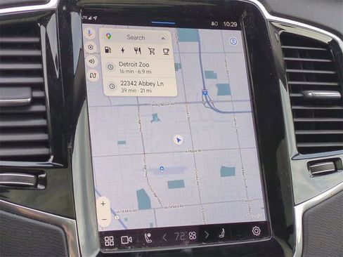 Used 2025 Volvo XC90 T8 Plus image 29