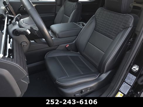 Used 2025 GMC Sierra EV Denali AWD/4WD image 9