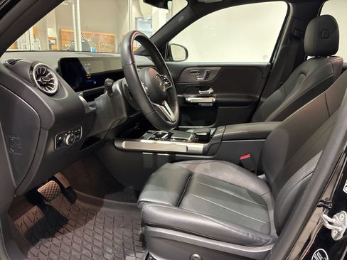 Used 2023 Mercedes-Benz GLB 250 4MATIC image 8