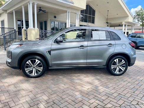 Used 2024 Mitsubishi Outlander Sport SE image 2