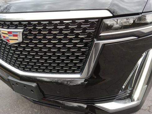 Used 2024 Cadillac Escalade Premium Luxury image 7